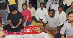 मुजफ्फरनगर में हिंदू आबादी में मुस्लिम को प्लॉट बेचने पर हंगामा, हनुमान चालीसा का पाठ कर रद्द कराया बैनामा