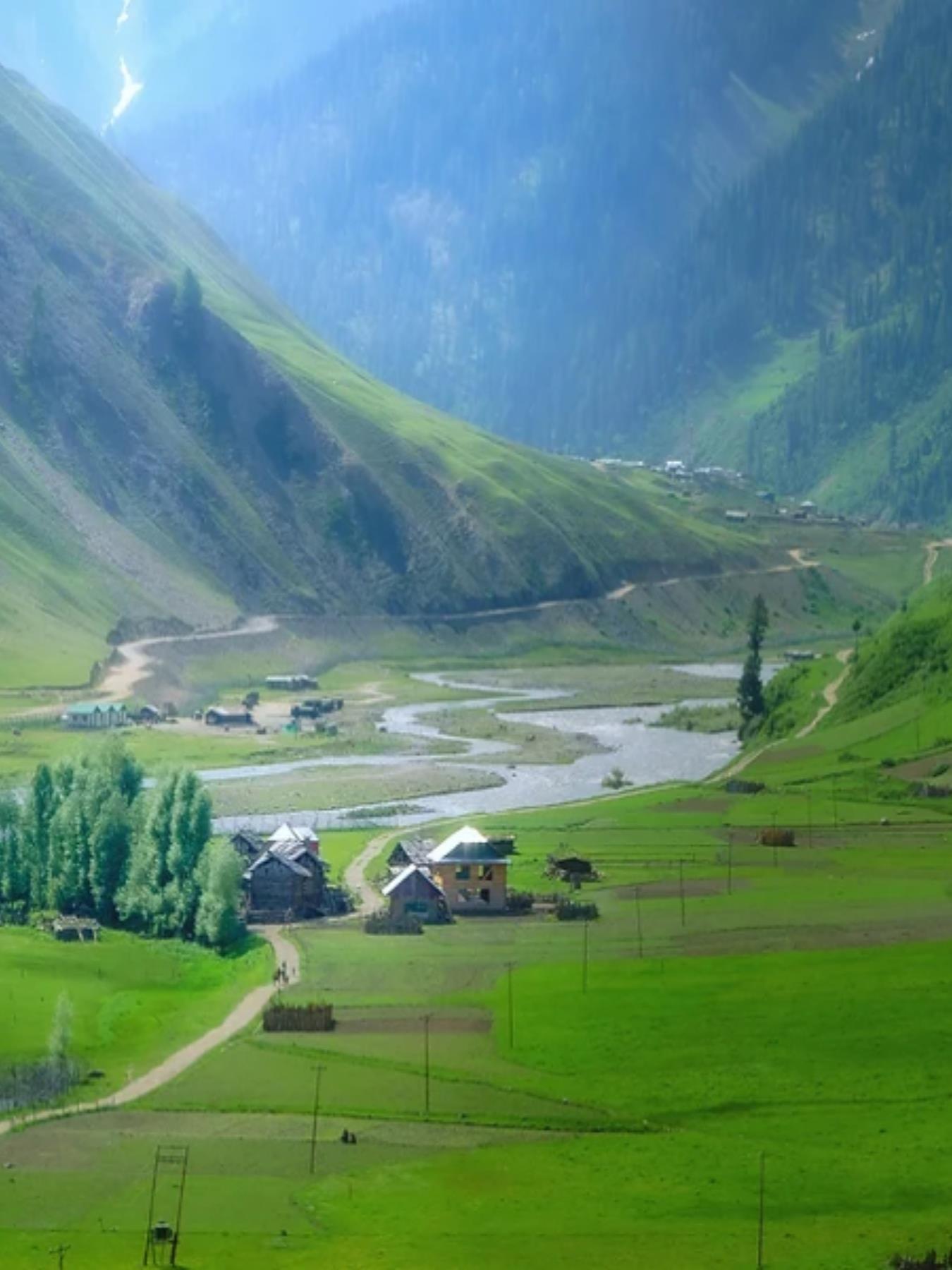 जम्मूकश्मीर की 15 प्रसिद्ध घूमने की जगहें